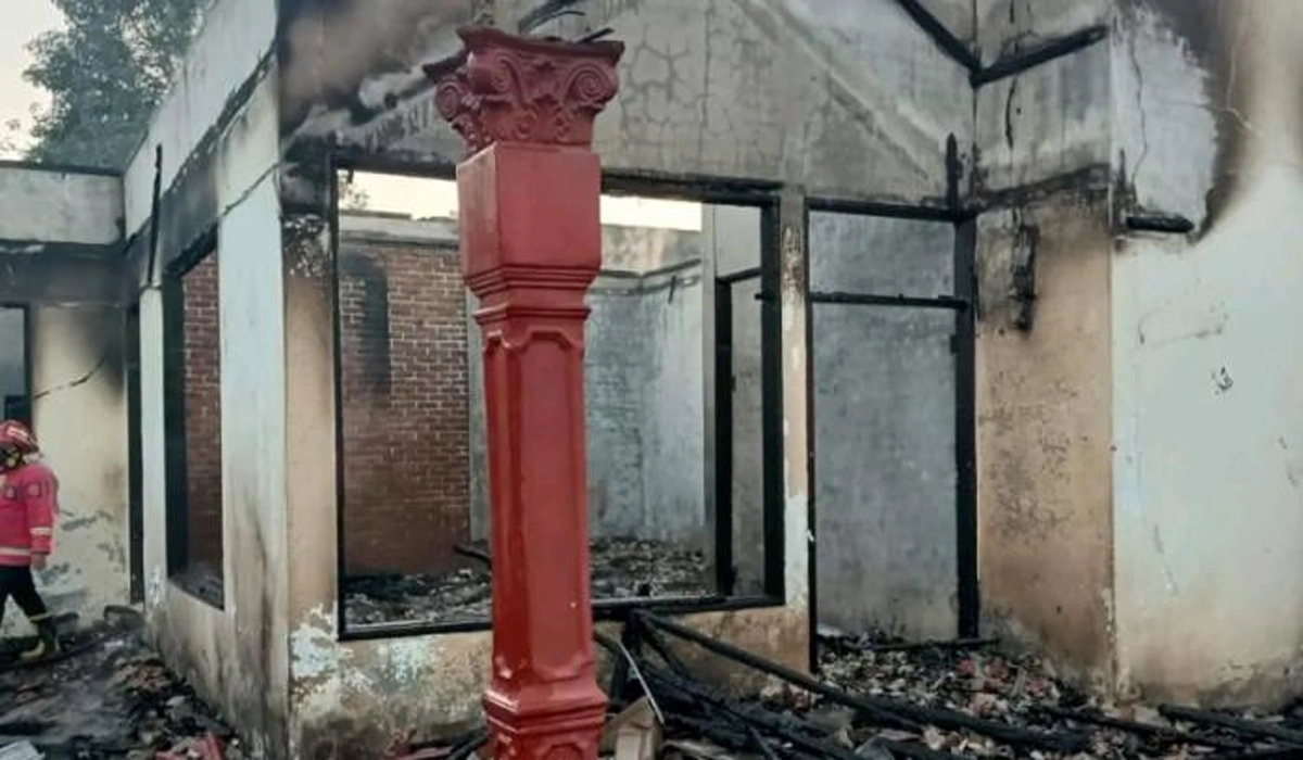 Kebakaran-Hebat-di-Langowan,-Rumah-Permanen-Ludes-Dilahap-Api