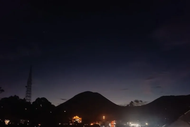 Kegempaan Vulkanik Gunung Lokon di Tomohon Mulai Mereda