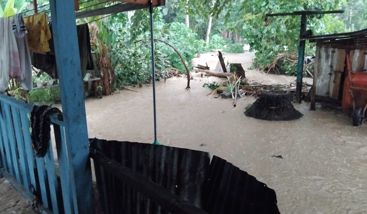 Banjir-Terjang-Ulubongka,-Delapan-Desa-di-Tojo-Una-Una-Terisolasi