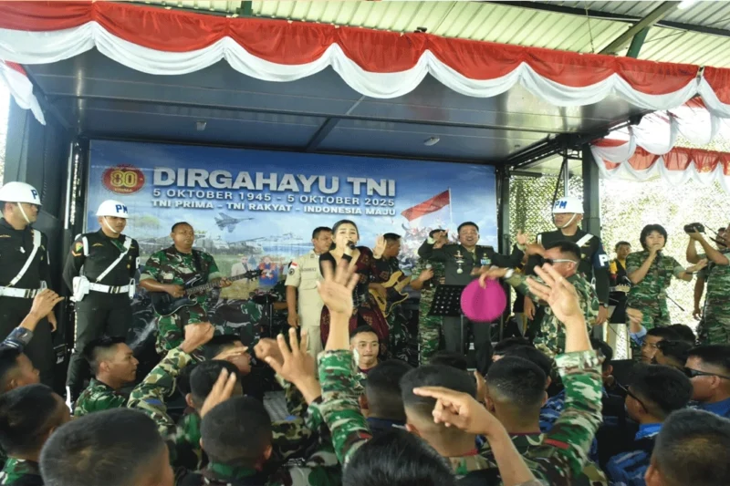 46 Personel Army Band Ajendam Merdeka Meriahkan Peringatan HUT ke-80 TNI Di Makodam XIII/Merdeka