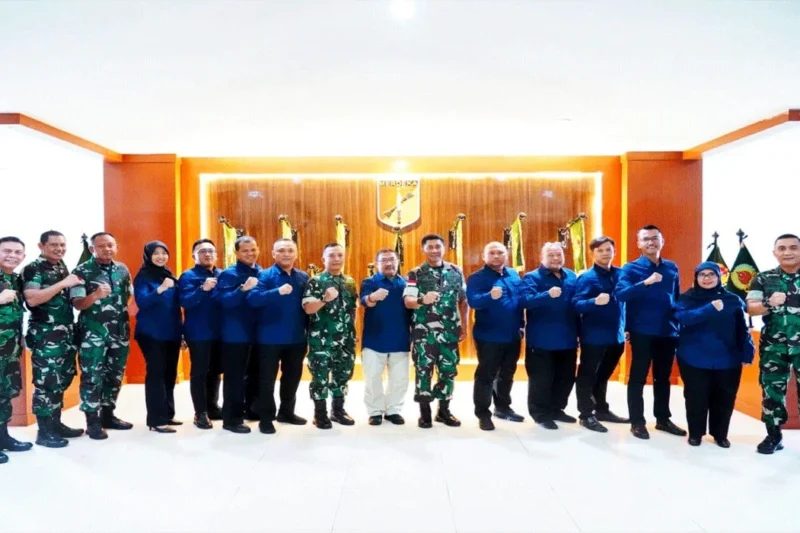 Kasdam Merdeka Sambut Kunjungan PKL Siswa Intelstrat Di Manado