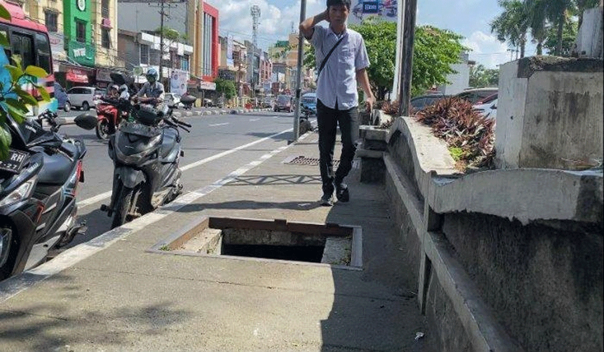 Heboh! Trotoar Di Bahu Manado Rusak Karena Manhole Dicuri, PUPR Langsung Bertindak