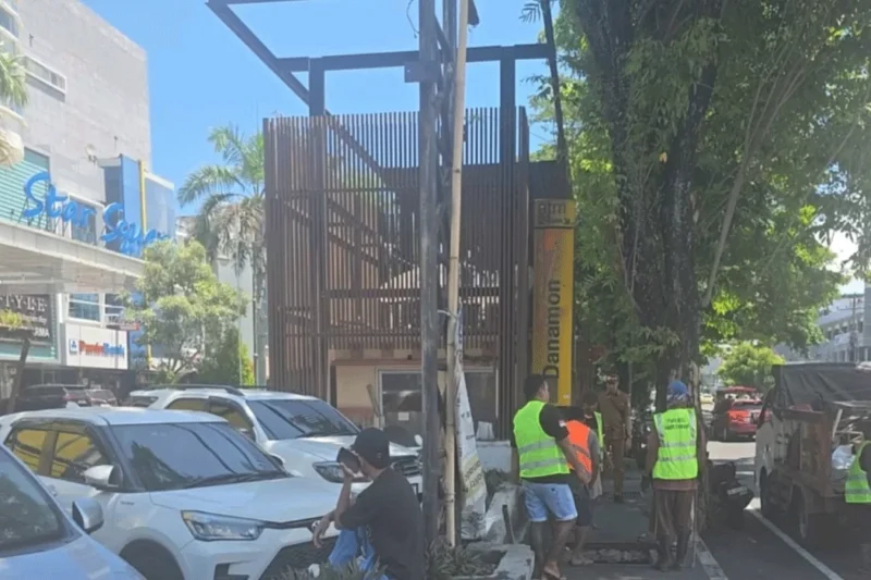 Heboh! Trotoar Di Bahu Manado Rusak Karena Manhole Dicuri, PUPR Langsung Bertindak