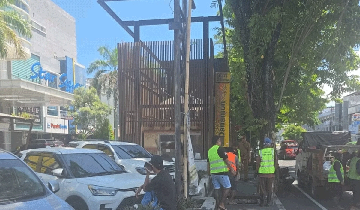 Heboh! Trotoar di Bahu Manado Rusak Karena Manhole Dicuri, PUPR Langsung Bertindak