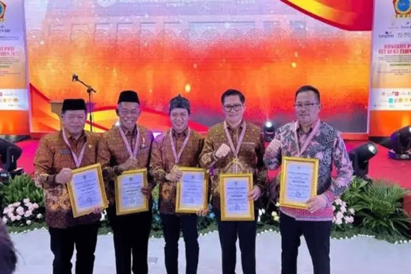 Wakil Wali Kota Manado Richard Sualang Raih Penghargaan Wredatama Nugraha Utama