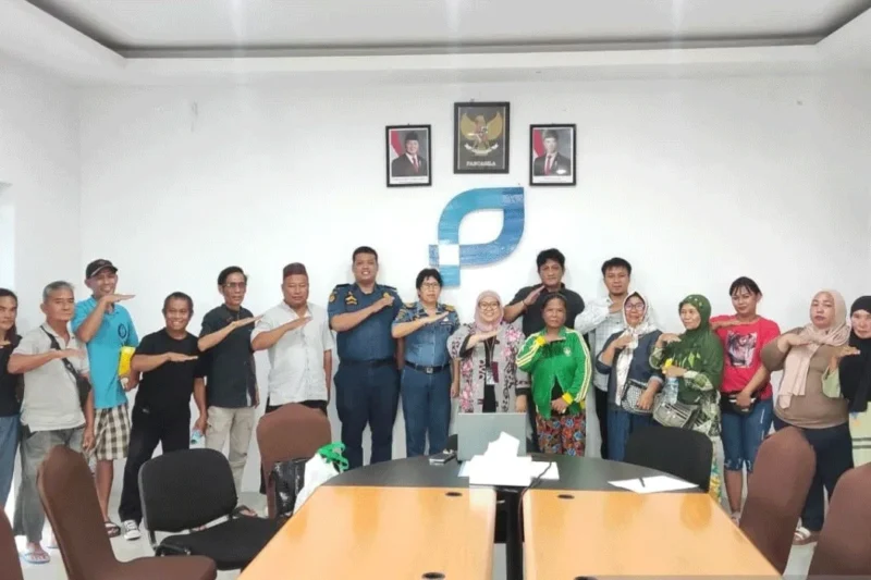 Pelindo Sosialisasi Standar Dan Sterilisasi Pelabuhan Manado Kepada Pedagang Asongan